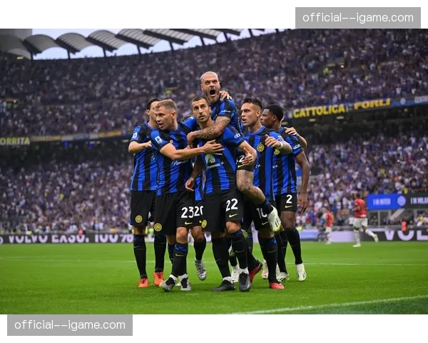 意甲快讯：AC米兰半场0-2落后国际米兰，劳塔罗-马丁内斯梅开二度