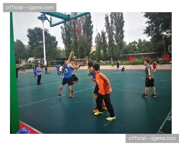 民间篮球赛事数据统计显示，攻守转换得分率显著提升